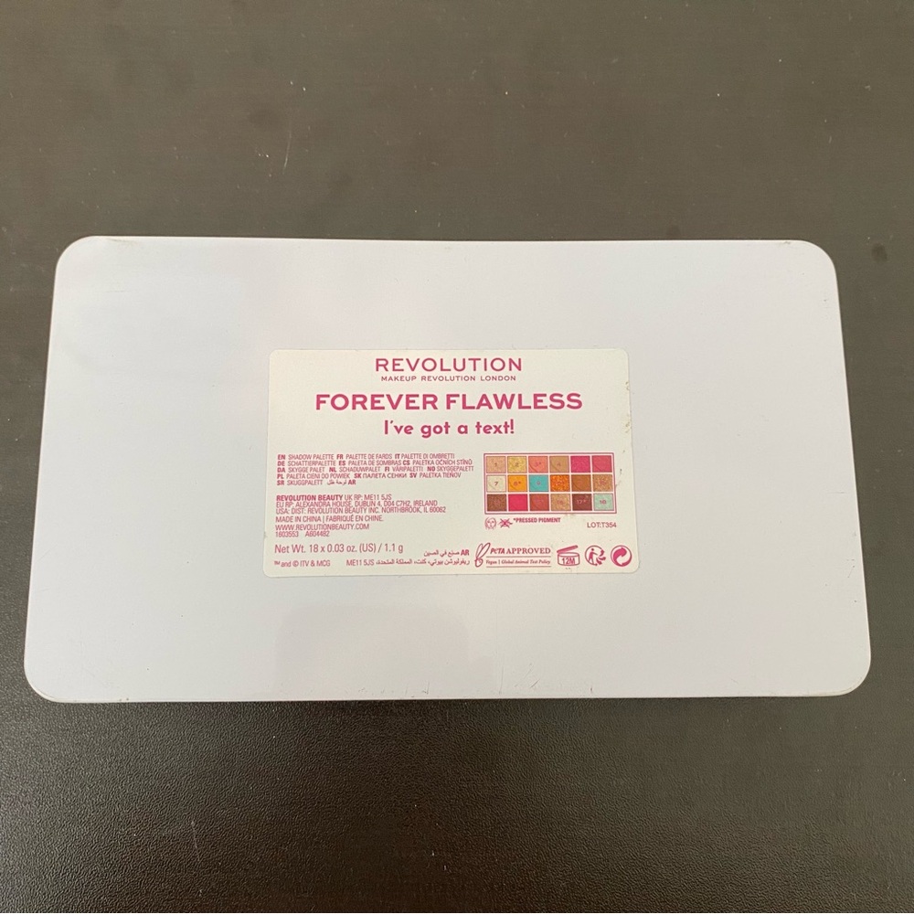 love island X Makeup Revolution Eyeshadow Palette with Mirror - Picture 5 of 6